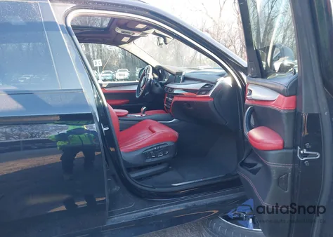 2018 BMW X5 M z USA, uszkodzony, nr VIN 5YMKT6C50J0Y83357